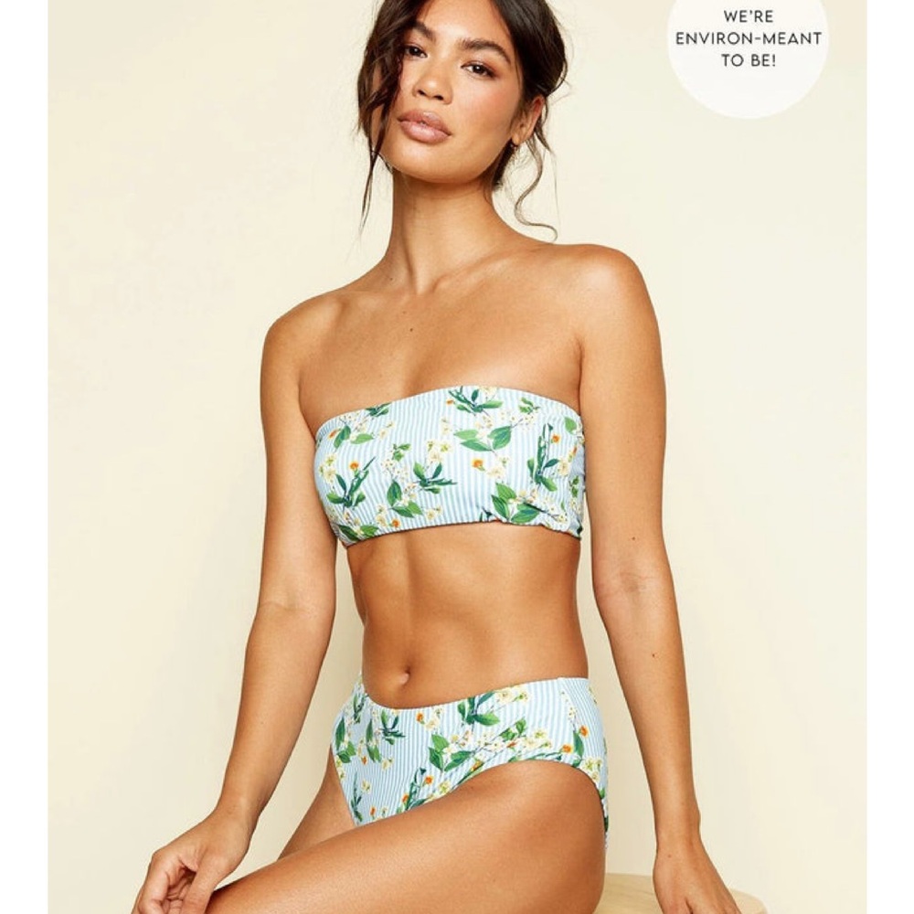 Dippin’ Daisy’s Bikini, Medium